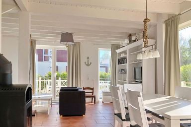 NordseeResort Friesland Ferienhäuser - Top Ferienhaus am Deich, Terrasse, Balkon mit Meerblick, Sauna, Hot-Tub & Kamin!