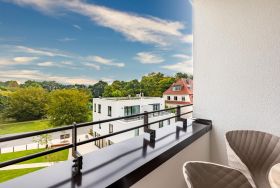 Ãberdachte Loggia mit Blick zum Godewindpark