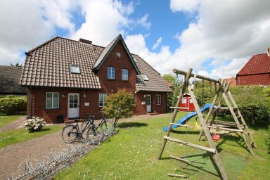 Waldstraße 6c, Haus Halligflieder - Ferienhaus mit 3 Zimmern in Wyk auf Föhr ca. 75 m² am Südstrand gelegen