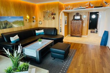 Haus Seehund - Maritime Ferienwohnung für 4 Personen mit Panorama-Meerblick und Schwimmbad