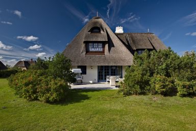 Pogwisch - Großzügige Parterrewohnung in 2. Reihe zum Wattenmeer und ruhig gelegen