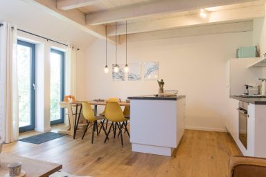 Hof Van Senden - Sünje - Ferienwohnung in Rysum bei Greetsiel, 64 m²/4 Pers., 4 km zum Meer