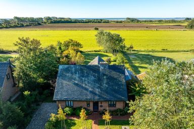 Ferienhaus am Feld - "Erleben Sie unvergessliche Tage im Ferienhaus am Feld in Nieblum!"