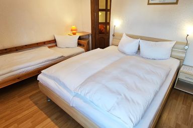 Bibiana - Ruhige Ferienwohnung Bibiana mit Terrasse und WLAN in Kühlungsborn, zentrumsnah