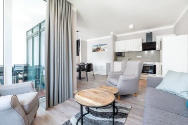 Ferienwohnungen am Godewindpark Travemünde - Großzügiges 3-Zimmer-Apartment mit Sonnenloggia für 6 Personen