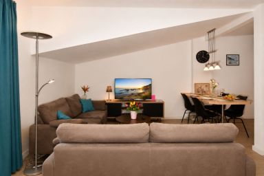 Ferienhaus Alisch Fewo 2 - Moderne 63m² Ferienwohnung mit Balkon & WLAN – ideal für 4 Personen!