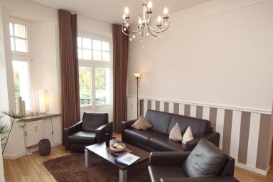 Haus am Park - 2 Zimmer, Balkon mit Meerblick, strandnah (50 m) & Tiefgarage für bis zu 4 Personen
