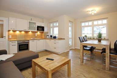 Villa Hanse - Strandnahe 3-Zimmer-Ferienwohnung in Kühlungsborn – mit Balkon & Tiefgarage