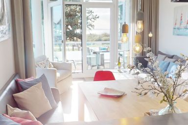 Südkap - Hell und modern - Wunderbare Ferienwohnung D-01 an der Ostsee für 4 Gäste & Hund