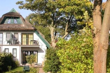Ferienhaus in Groß Zicker mit Terrasse, Garten und Grill
