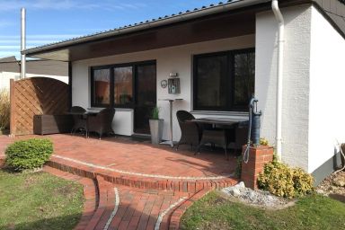 E13 Ferienhaus mit Garten, Terrasse und Deichblick