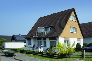 Ferienwohnung in Lüttfeld mit Großem Garten