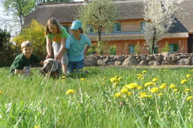 Ostsee-Bauernhof-Hocke - Feuerscheune