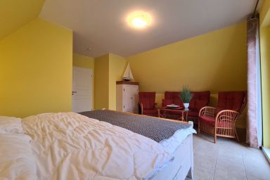 E8 Reetdach Ferienhaus Ostseebad Rerik - E8: 4-Raum-Reetdachhaus Strandvogel mit Sauna und Kamin