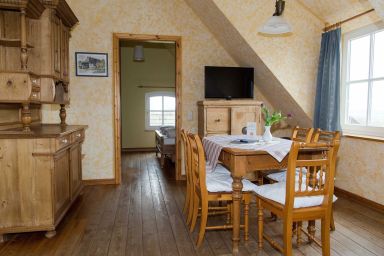 Ostsee-Landhaus - 3-Zimmer-Ferienwohnung-EB (2-6 Personen)