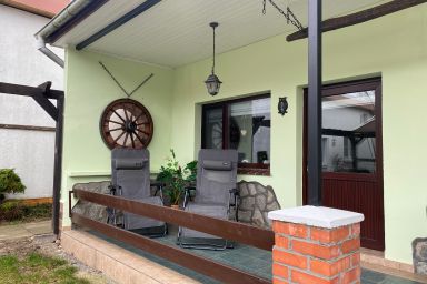 Bungalow am Hellbach XL im Ostseeland - 2-Raum-Bungalow mit Terrasse/links (50m², max.2 Pers.+1 Ki.)