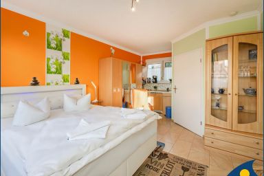 Haus Kiefernduene Bungalow links - + Bungalow links