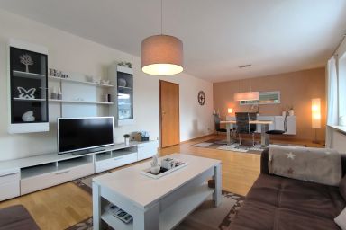 Kiara: FeWo mit Terrasse, 2 Schlaf- und großem Wohnzimmer - Ferienwohnung Kiara