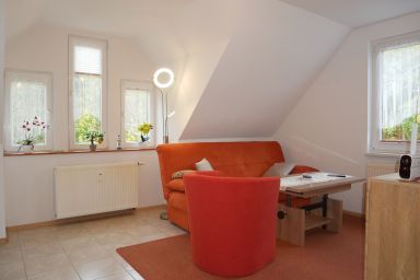 Fewos Haus Wiesenblick *300m bis zum Ostseestrand* - Ferienwohnung 2 mit WLAN & Parkplatz