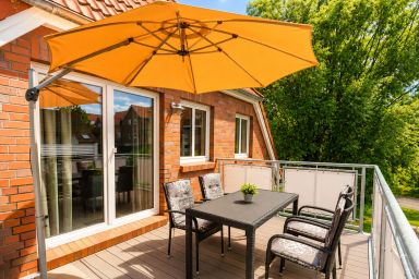 *Neu* FeWo No. 4 Friesenhuus Carolinensiel mit großem Balkon und Fahrradgarage in top Lage
