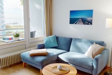 Gästehaus Windrose - Schöne Ferienwohnung für 3 Erwachsene und 1 Kind mit Balkon & Meerblick in Toplage in Pelzerhaken
