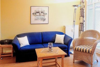 Schaumburg - Ideale Ferienwohnung für zwei mit Terrasse und WLAN - nur 180 m zum Ostseestrand