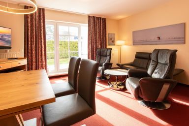 Inselstrand - 3-Zimmer Ferienwohnung mit Loggia und Strandkorb - nur 100 m zum Ostseestrand