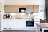 KÃ¼chenzeile mit Backofen, Mikrowelle und GeschirrspÃ¼ler