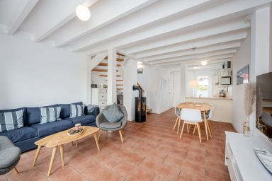 NordseeResort Friesland Ferienhäuser - Nordsee-Ferienhaus mit Kamin, Sauna, Balkon & Terrasse – nur 200 m zum Strand