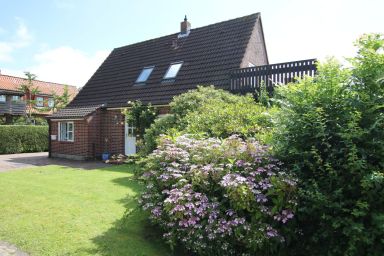 Starklef 21, Whg. 2 - Ferienwhg. in Wyk, 3 Personen + Baby im OG, 2-Familienhaus, 3 Zimmer, ca. 60m²