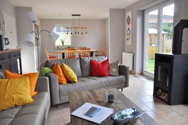 Burg und Burgstaaken - Schönes Ferienhaus "Viva" in Burg auf Fehmarn für 6 Personen mit 3 SZ & Garten