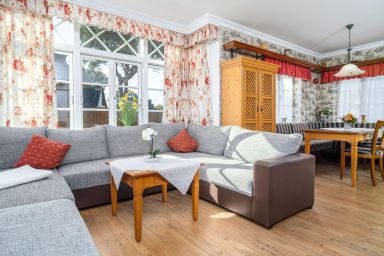 Haus Welle - Komfortables Haus Welle in Zingst – moderne Ausstattung, Terrasse und Garten