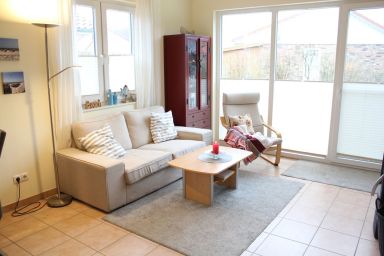Feriendorf Südstrand - Helles 60 m² Ferienhaus für 4 Personen und Hund mit Garten, Strandkorb und Kamin