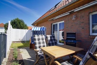 Ferienhaus Strandfeeling Glowe - Haus in toller Lage mit Garten, Terrasse und Kamin - Ferienhaus Strandfeeling