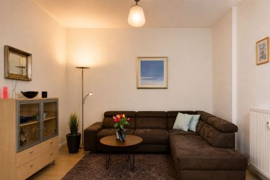 Ferienhaus Alisch Fewo 3 - Moderne Ferienwohnung mit Balkon & WLAN in Warnemünde – ideal für 4 Personen