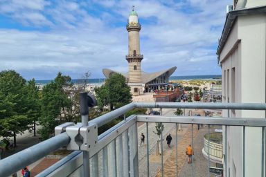 Fewo Dünenblick - Traumhafte 1-Zimmer-Ferienwohnung mit Balkonterrasse und Leuchtturmblick