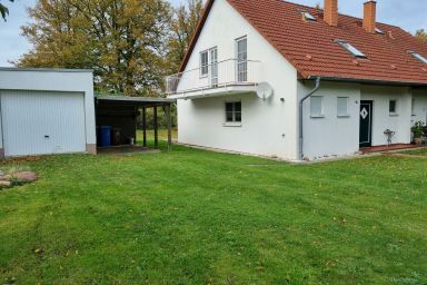 Ferienhaus zur Alleenstraße mit Garten und Carport - Das Ferienhaus an der Alleenstraße bietet Platz für 6 Erwachsene und 2 Kinder.