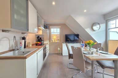 Ferienwohnung Meerglück - Moderne Ferienwohnung Meerglück in Norden mit Balkon und Strandnähe