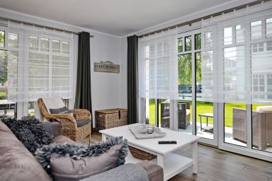 Linden-Palais - 2-Zimmer für 4 Personen mit 2 Terrassen, nur 50 m zum Ostseestrand