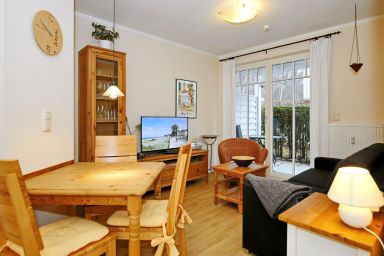 Strandstraße 32 - Gemütliche 2-Zimmer-Ferienwohnung mit Terrasse – Strandnah für bis zu 4 Personen