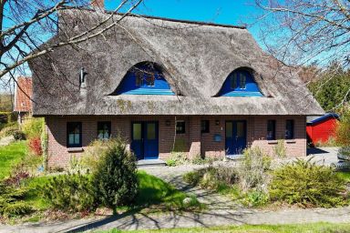 Reethaus Wiek - modernes und komfortables Ferienhaus - Reethaus Wiek linke Haushälfte