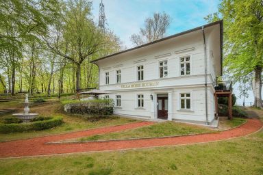 Villa Hohe Buchen - Wunderschöne Ferienwohnung in Heringsdorf mit Garten, nur 150 m zum Meer