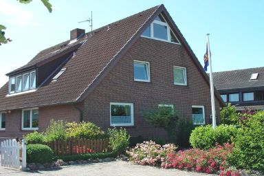 Wohnung in Neue Tiefe mit Terrasse, Garten und Grill