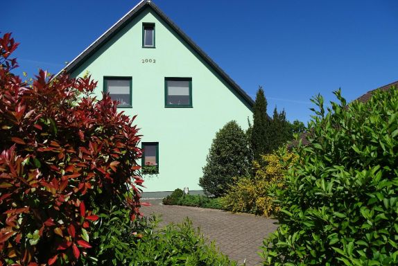 AuÃenansicht des GebÃ¤udes. Ferienwohnung im Obergeschoss