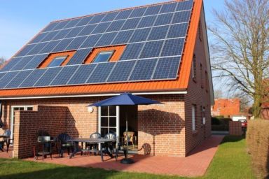 Ferienhaus mit einem großen Garten und Südterrasse in ruhiger Lage, ideal für einen Urlaub mit der ganzen Familie