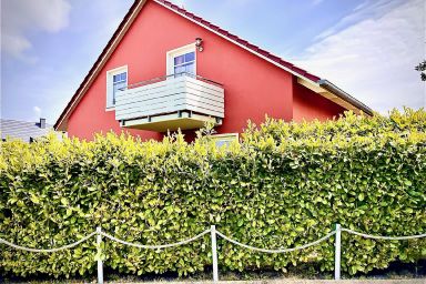 Ruhiges Ferienhaus in Glowe mit Garten