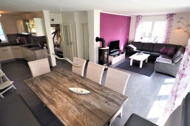 Traumhafte Reetdach-Doppelhaushälfte mit Garten - Traumhafte Reetdach-Doppelhaushälfte mit Garten .1