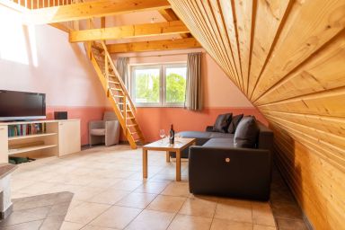 Ferienhaus Am Boddenufer Buschvitz - Whg 3 Falkenturm
