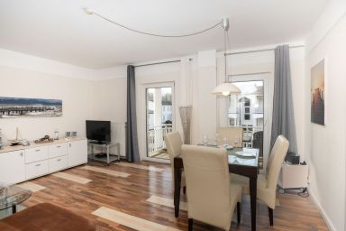 Haus Godewind Fewo 10 / 3-Raum Fewo mit Balkon - Apartment 10 / 3 - Raum - Apartment mit Balkon, Strandkorb