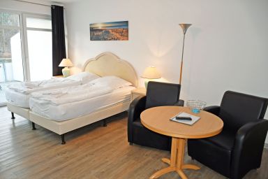 Appartementhaus am Strand m. Balkon Göhren (OR 10-18) - 16 schöne 1-Raum-Fewo, Strandlage mit Balkon